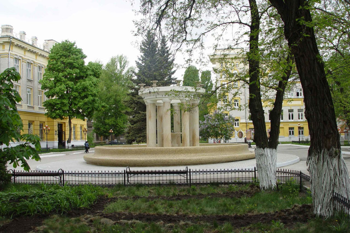В Саратове отремонтируют еще один фонтан (работы продлятся все лето)