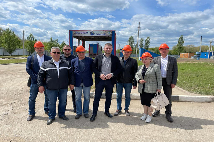 Энгельсский мусоросортировочный комплекс посетила делегация из правительства Волгоградской области