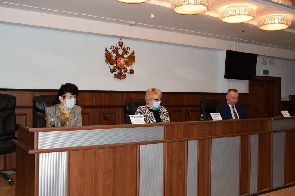 В Саратовской области одобрили кандидатуры сразу 11 новых судей, трое подали в отставку