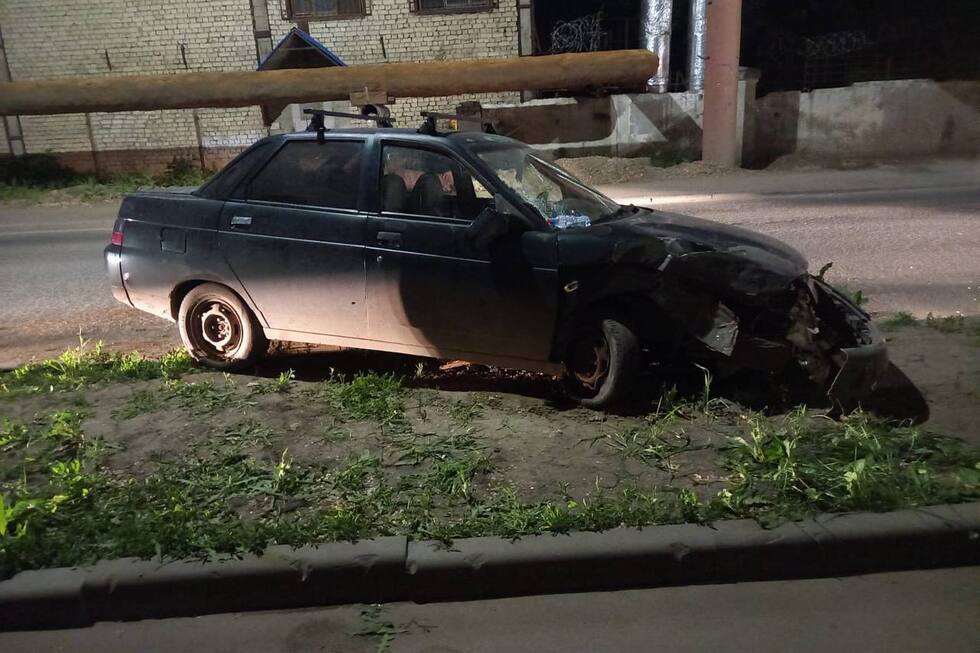 Отечественная легковушка сбила подростка в Заводском районе: мальчика госпитализировали