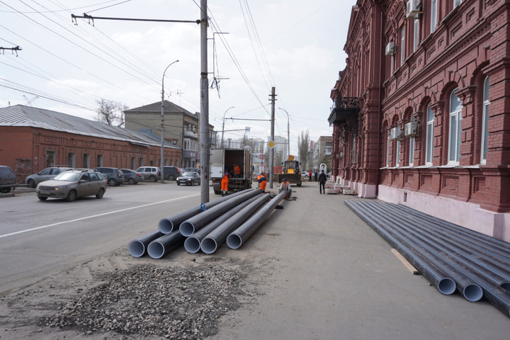 Коммунальщики отчитались, что проложили 540 метров труб на улице Чернышевского