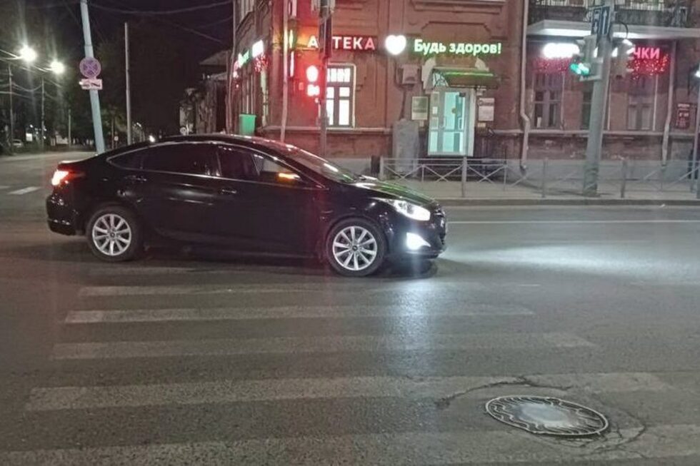 Ночью на Московской водитель Hyundai сбил на «зебре» трех девушек