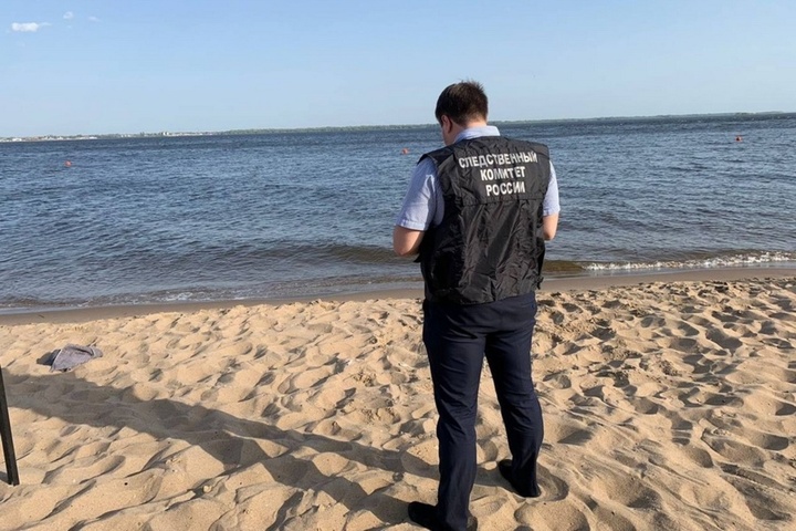 На новом городском пляже Саратова утонул 15-летний подросток