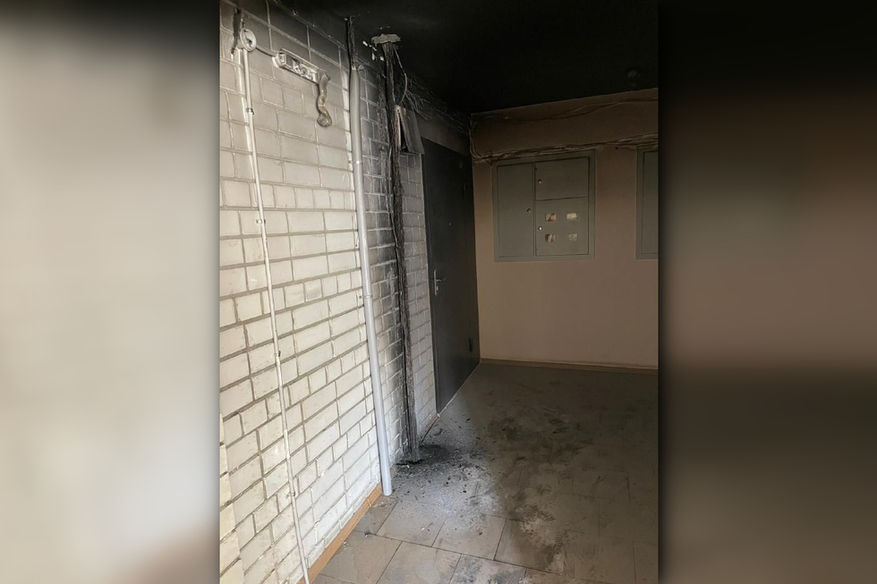 Из-за пожара в десятиэтажке в Кировском районе пострадала трёхмесячная девочка