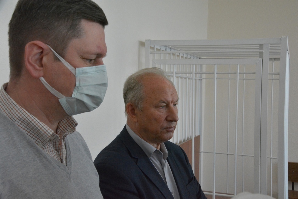 Адвокат заявил в суде, что у экс-депутата Госдумы Валерия Рашкина нет денег на ночевки в Саратове