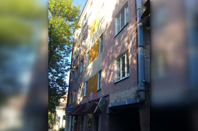 На Чернышевского из окна пятиэтажного дома выпал семилетний мальчик: после падения он сам вернулся домой