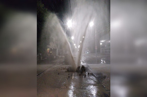 КВС: за неделю на старом водопроводе по улице Чернышевского специалисты устранили два крупных повреждения