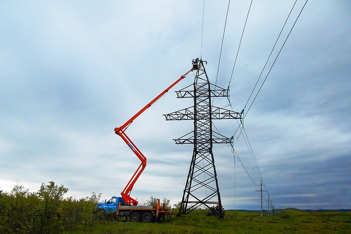 Более 1400 изоляторов заменили энергетики «Саратовских РС» на линии электропередачи 110 кВ
