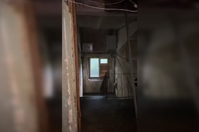 «Как в катакомбах»: саратовчанка показала ужасное состояние жилого дома в Заводском районе 