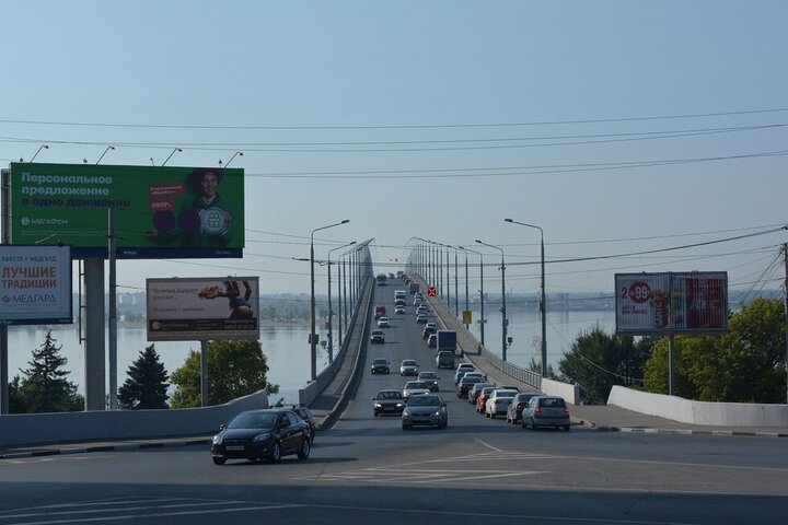 Фирма дочери экс-градоначальника Олега Грищенко не заплатила городу за 52 рекламных билборда. Власти решили исправить это лишь спустя 8 лет