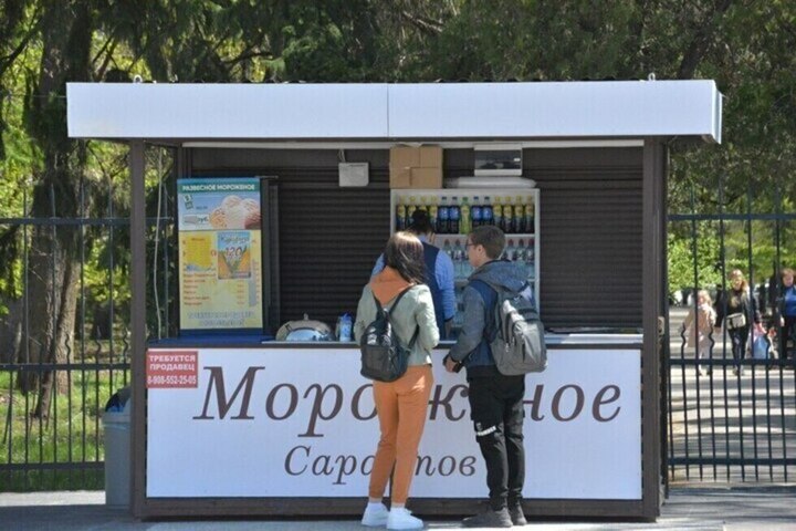 В Саратове разрешили поставить новые киоски с кофе, фургоны с фастфудом и тележки с мороженым: где они появятся