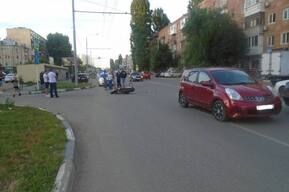В Энгельсе 18-летний мотоциклист попал в больницу после столкновения с Nissan