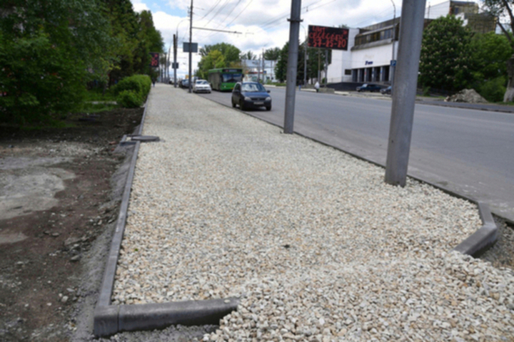 В Саратове решили отремонтировать тротуары еще на трех участках улиц