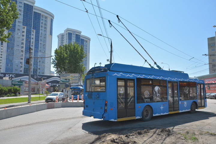 Утро для жителей Саратова и Энгельса началось с простоя трамваев и троллейбусов