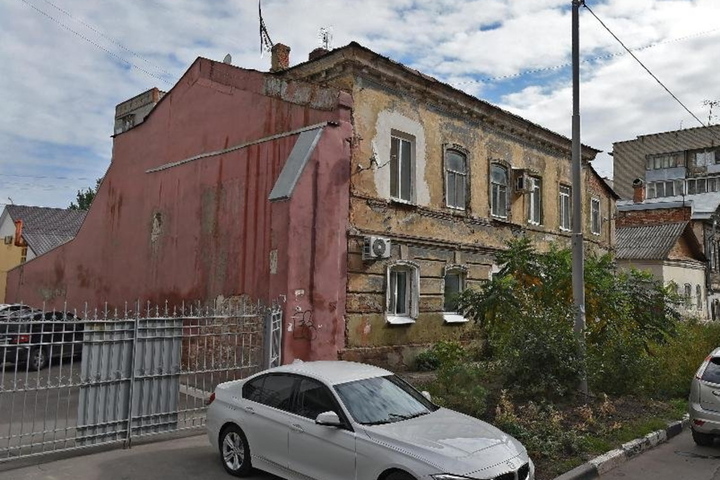 Дом в двух шагах от улицы Московской признали аварийным и решили снести