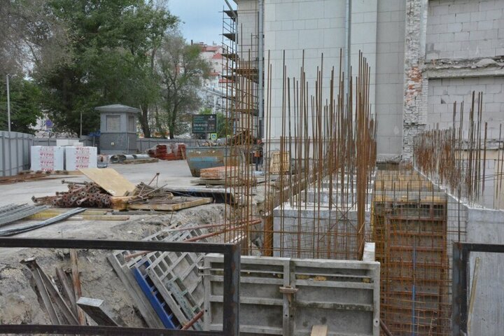 Министр назвал «нормальной практикой» перенос сроков ремонта оперного театра и анонсировал возможную продажу особняка в центре города