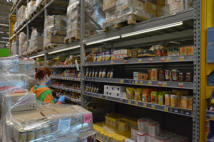 Стоимость минимального набора продуктов питания для жителей региона резко снизилась за месяц на 450 рублей