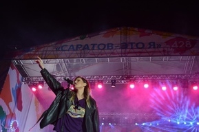 «Саратов сейчас — негласная столица отечественного темного саунда»: популярная певица защищала родной город в интервью для федерального портала