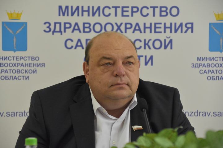 Министр Костин: в Саратовскую область не завезли назальную вакцину от ковида