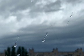 Жара, дожди и сильный ветер: жителей Саратовской области вновь предупредили о непогоде 