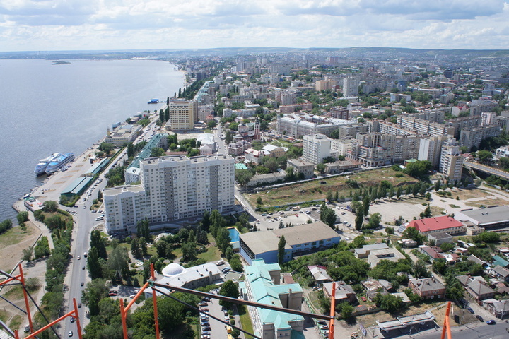 Глава региона анонсировал приезд в Саратов «федеральных руководителей» и начало строительства огромного МФЦ