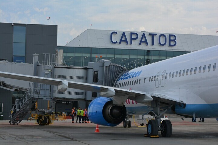 Рейс Саратов-Москва задержали более чем на три часа из-за дебошира и повторного досмотра всех пассажиров
