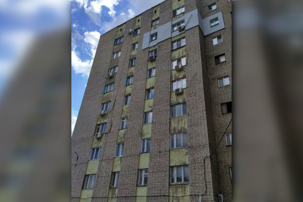 В Энгельсе пятилетняя девочка разбилась насмерть при падении с высоты восьмого этажа