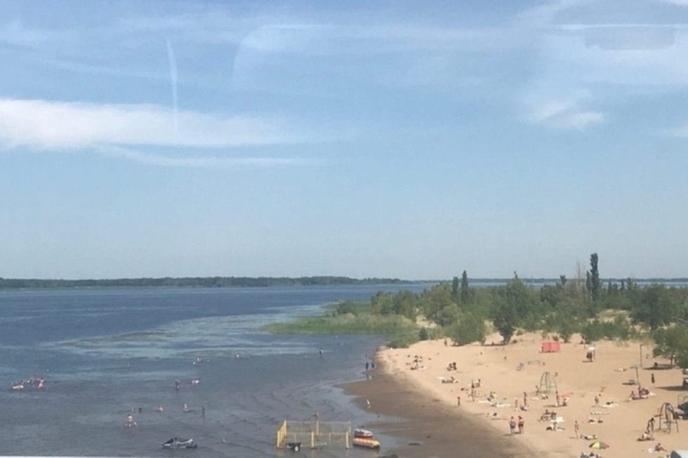 В Балаково завершается пляжный сезон, в Саратове пляж продолжает работу (но только один из двух)
