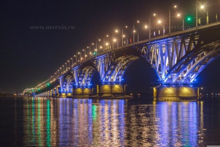Источник: 20-летняя девушка упала с моста Саратов-Энгельс