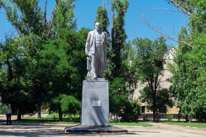 В саратовском правительстве отказались причислить памятник Ленину к объектам культурного наследия