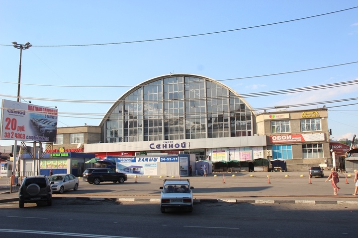 Саратовские чиновники решили включить площадь перед Сенным рынком в список региональных достопримечательностей