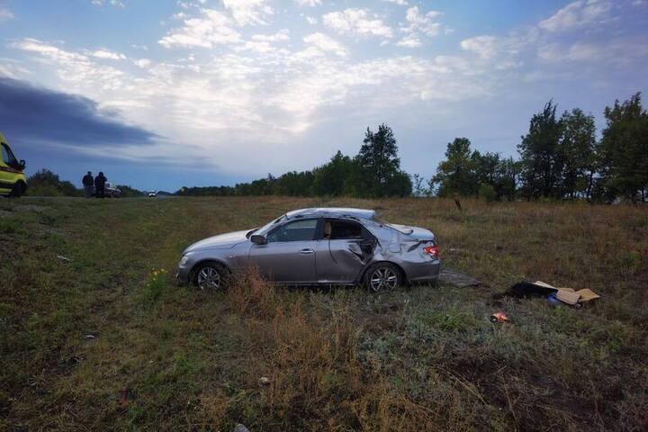 В Татищевском районе 26-летняя женщина опрокинула автомобиль: четырехлетняя девочка скончалась на месте