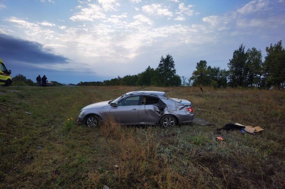 В Татищевском районе 26-летняя женщина опрокинула автомобиль: четырехлетняя девочка скончалась на месте