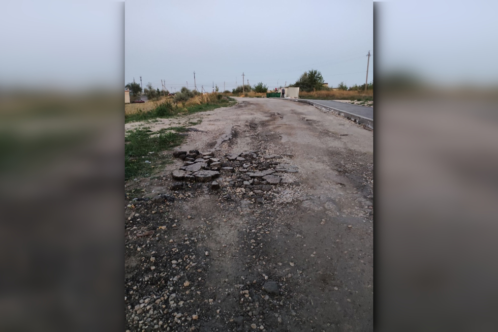 Горожанин заявил, что в Саратове разрушили дорогу, планируя её отремонтировать, но потом передумали