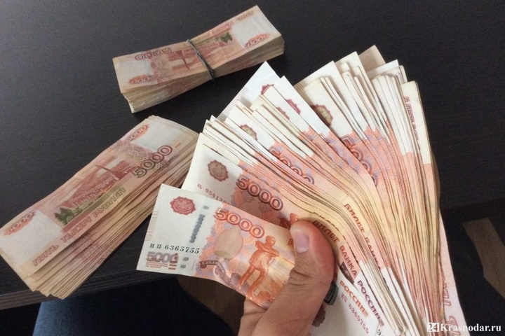 Пенсионерка из Балаково задолжала банкам почти полтора миллиона рублей и подала на банкротство