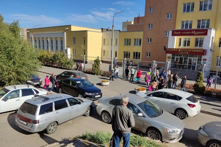 Улица в Ленинском районе станет односторонней, светофор на Усть-Курдюмской обзаведется «стрелкой»