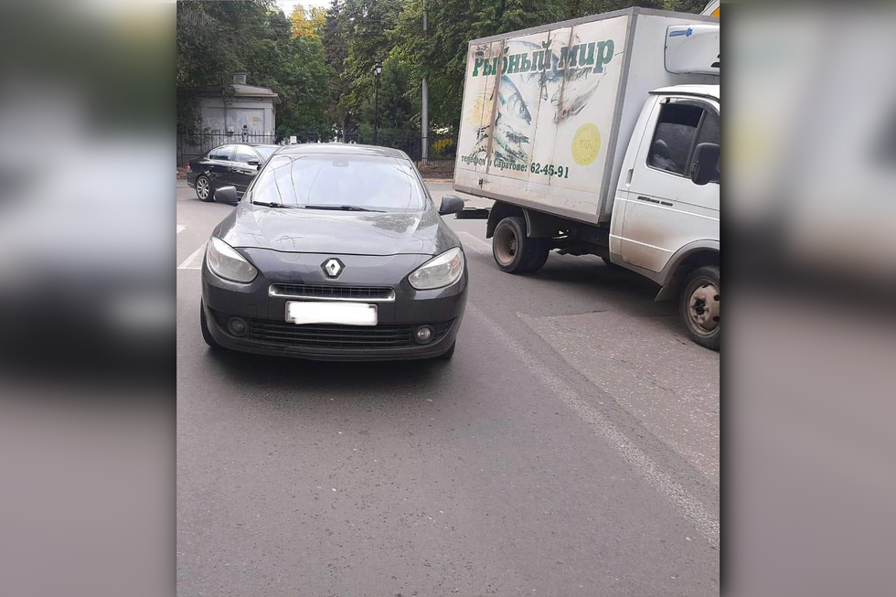 В Волжском районе иномарка сбила 16-летнюю девушку, в Волжском под колёса отечественной легковушки попал пешеход-нарушитель