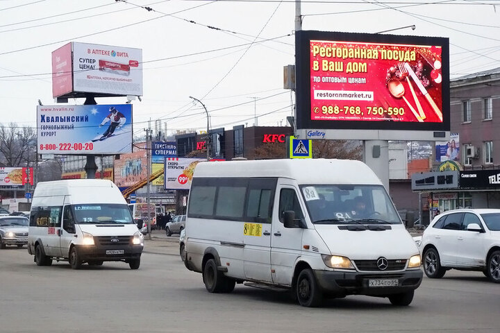 Жители поселка Солнечный-2 пожаловались на долгое ожидание маршрутки. Перевозчика отстранили от работы