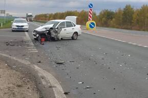 В Балашовском районе столкнулись Hyundai и «Гранта»: двое человек госпитализированы