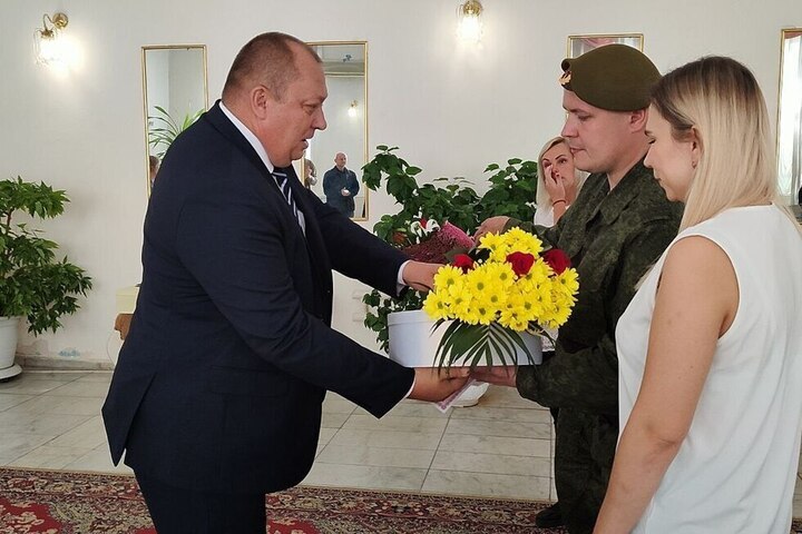 Частичная мобилизация. В ЗАГСе Вольска на выходных расписали семь пар (фото, видео)