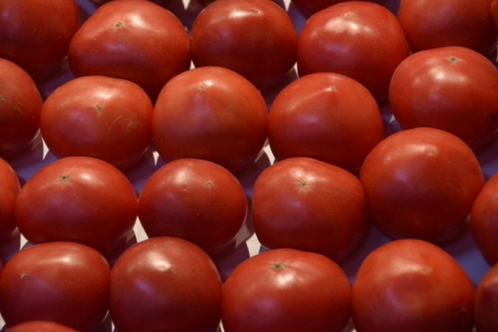 В регионе продолжают стремительно дорожать помидоры: официальные данные