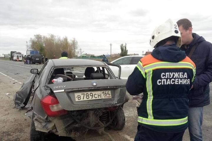 Восемь человек пострадали в ДТП с участием микроавтобуса под Балаково