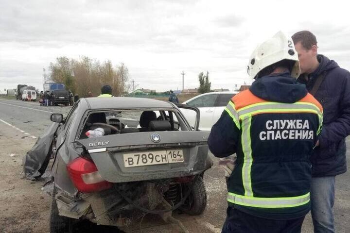 Стало известно о состоянии пострадавших в массовом ДТП в Балаковском районе: докторам пришлось связываться с Федеральным центром медицины катастроф