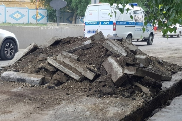 В Саратове за 17 дней в ноябре отремонтируют тротуары на 12 участках