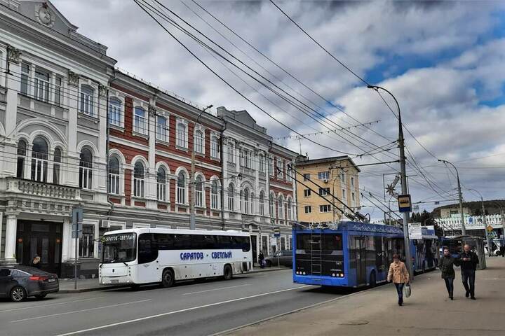 Ради сохранения автобусного маршрута «Саратов-Светлый» чиновники решили не искать новых перевозчиков, а изменить расписание у действующего