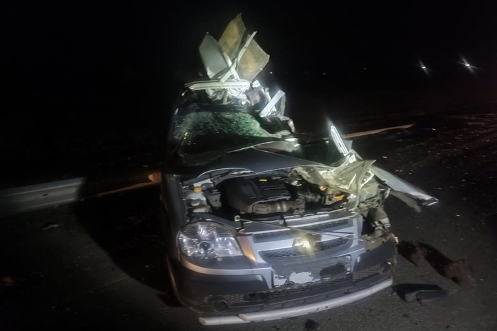 В ДТП с трактором в Ровенском районе погиб водитель легковушки