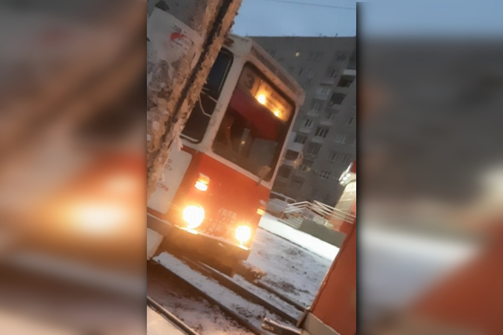 Горожанин возмутился курению водителя в салоне трамвая: комментарий сотрудников минтранса