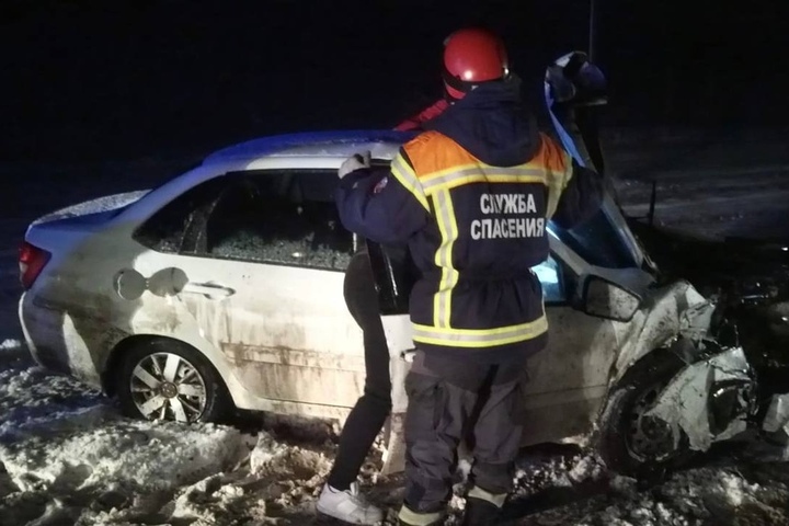 В Гагаринском районе столкнулись две «Лады»: оба водителя попали в больницу