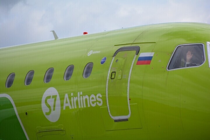 В Саратове самолет из Сибири совершил незапланированную посадку