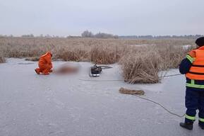 В Энгельсском районе на льду обнаружили тело мужчины
